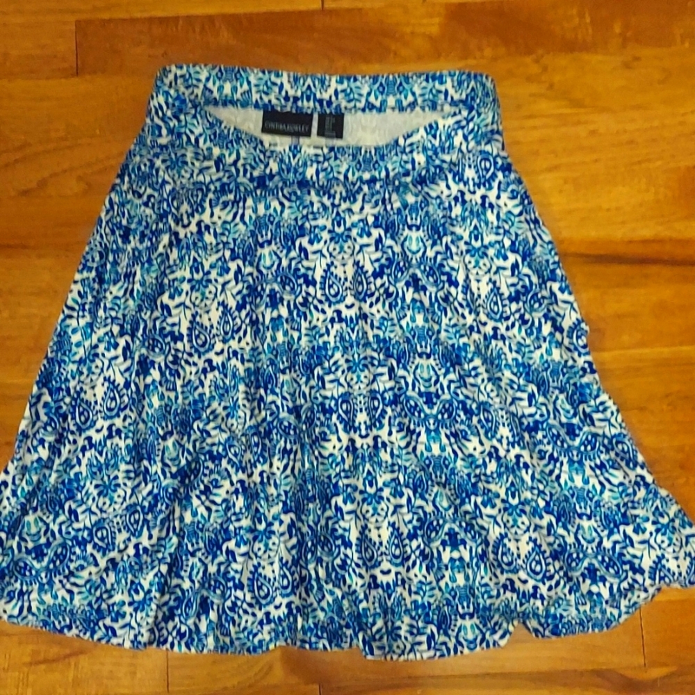 Cynthia Rowley small aline patterned skirt.  BEAUTIFUL Blue and White Pattern